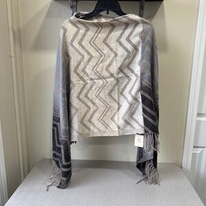 Fadivo New York Neutral Pattern Poncho